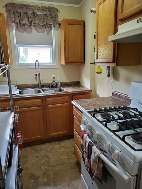 486 Warren Street Fall River, MA 02721 - Photo 12 of 40 Gallery Image 12