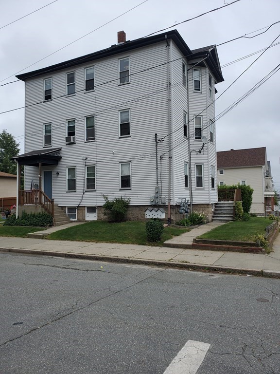 486 Warren Street Fall River, MA 02721 - Photo 4 of 40 Gallery Image 4