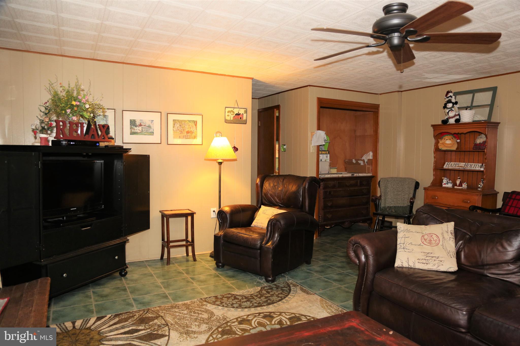 413 East Ridley Avenue Ridley Park, PA 19078 - Photo 20 of 43 Family room