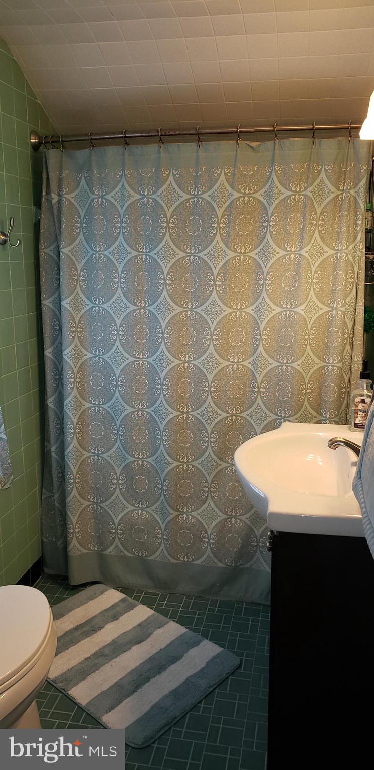 413 East Ridley Avenue Ridley Park, PA 19078 - Photo 43 of 43 Upstairs hall bathroom