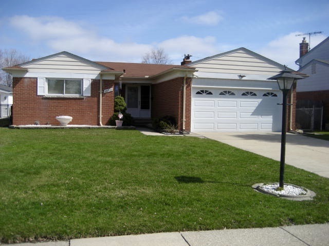 40940 Pickett Ridge Road Sterling Heights, MI 48313 - Photo 1 of 32 31285230.JPG