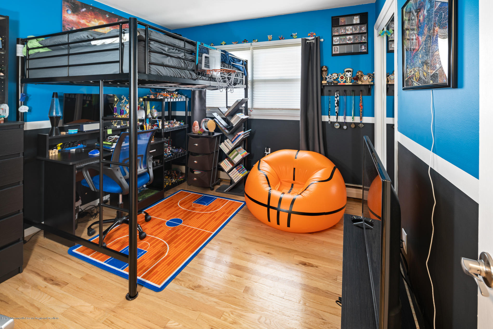 71 Broadway Keyport, NJ 07735 - Photo 20 of 27 a view of a room with gym equipment