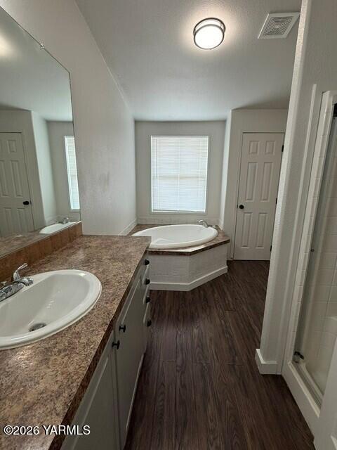 1220 Maple Grove Road Sunnyside, WA 98944 - Photo 8 of 12 primary bath