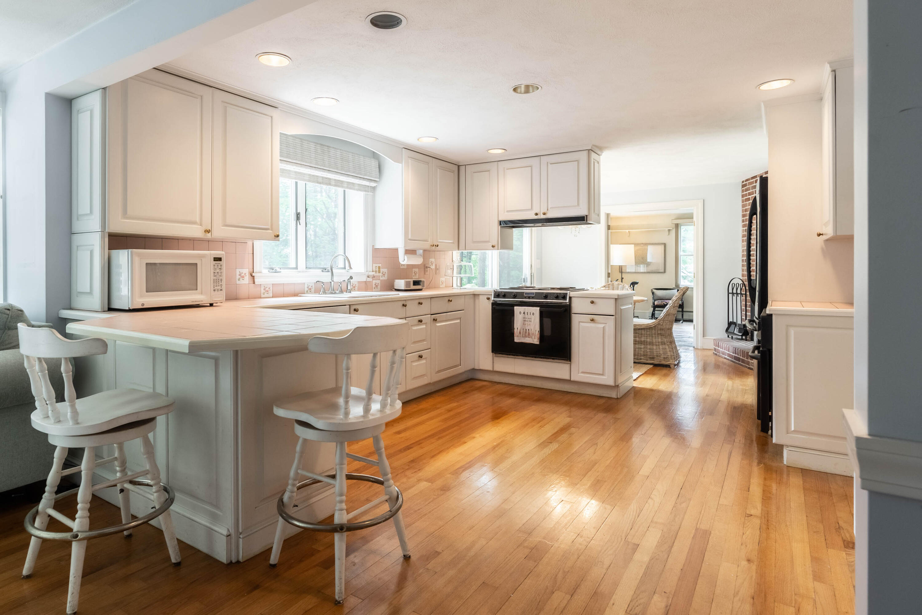 17 Foreside Road Cumberland, ME 04110 - Photo 15 of 48 17 Foreside_Kitchen