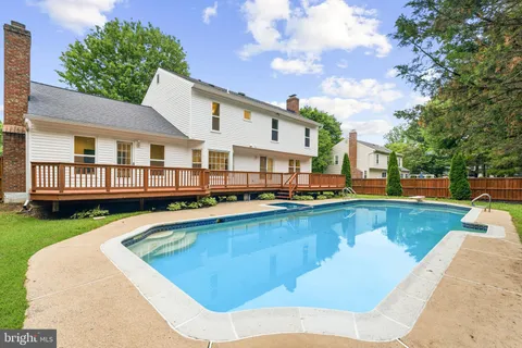 $1,100,000 | 2717 Mustang Drive, Herndon, VA 20171