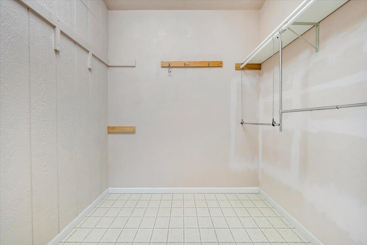 1261 Mountain Pass Road Blue Ridge, VA 24064 - Photo 48 of 85 33-MIB01653