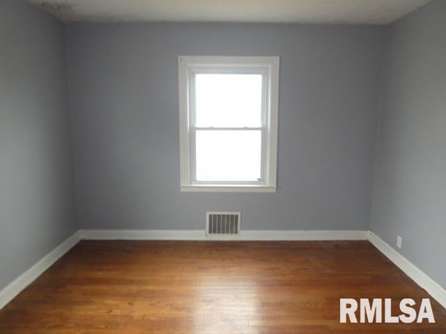 514 East Palm Street Roodhouse, IL 62082 - Photo 8 of 16