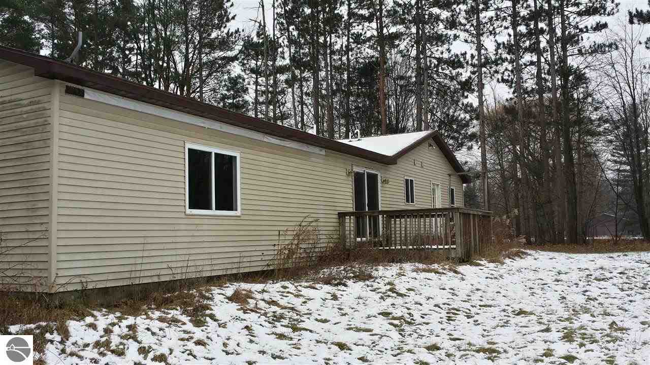 2134 South Coleman Road Shepherd, MI 48883 - Photo 24 of 30 1794044-23.JPG