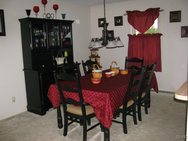 1517 Fernwood Road Slatington, PA 18080 - Photo 8 of 37 Dining Room