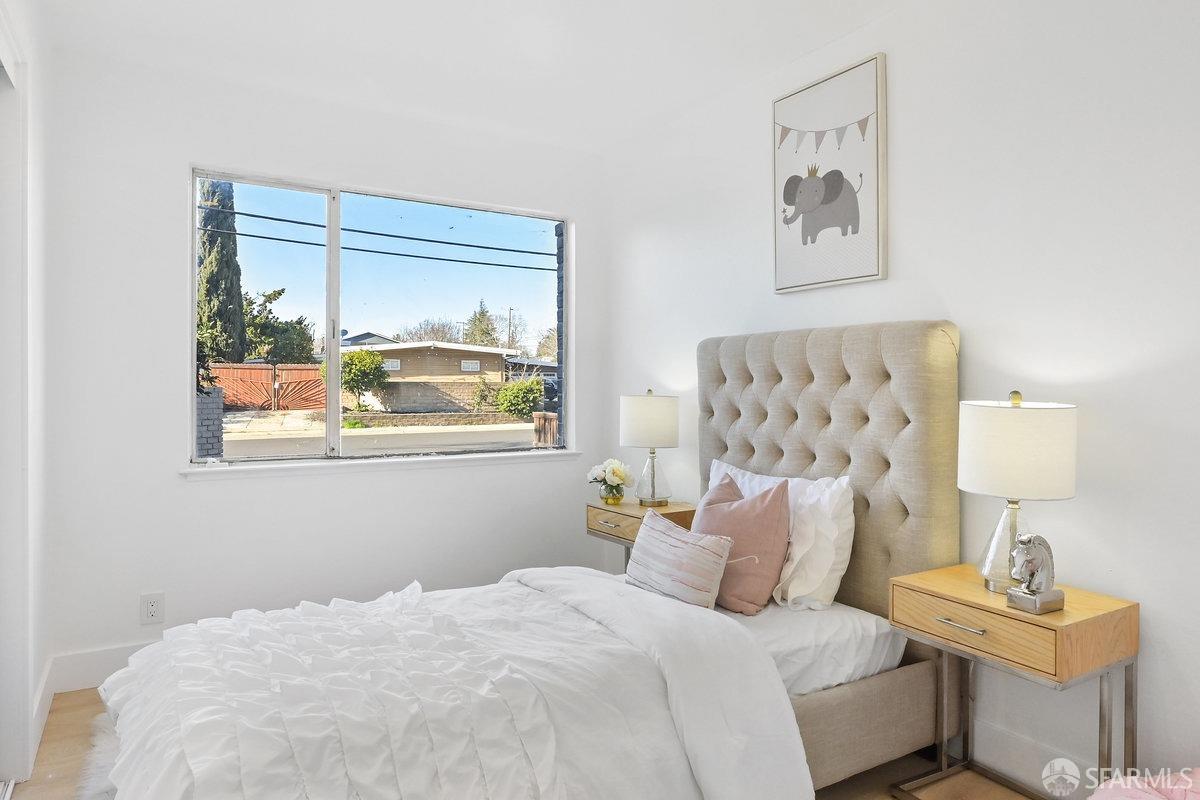 2531 Jerilynn Drive Concord, CA 94519 - Photo 21 of 34 a bedroom with bed and a window