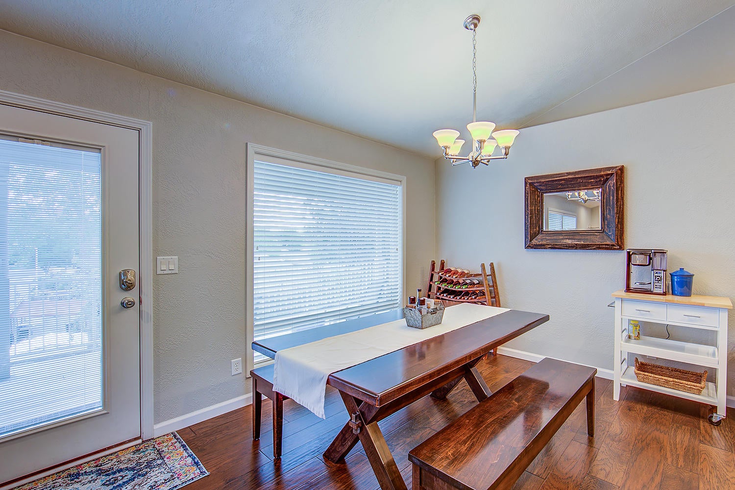 509 Ridgeway Avenue Central Point, OR 97502 - Photo 15 of 32 Dining Area