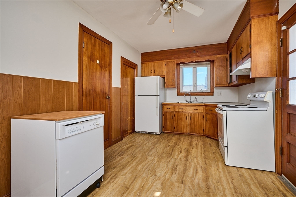 5 Ruggles Street Three Rivers, MA 01080 - Photo 3 of 30 a utility room with washer and dryer