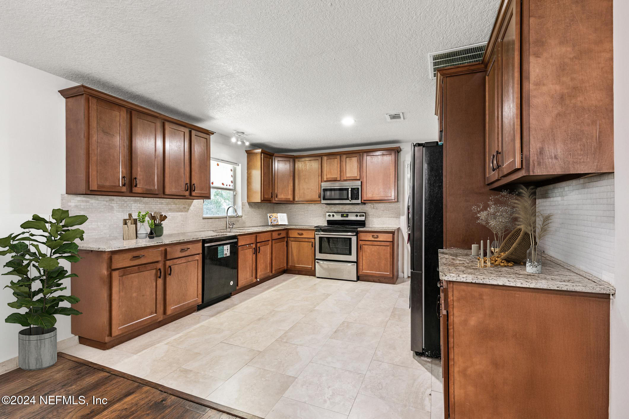 5433 Sanders Road Jacksonville, FL 32277 - Photo 8 of 31 Kitchen