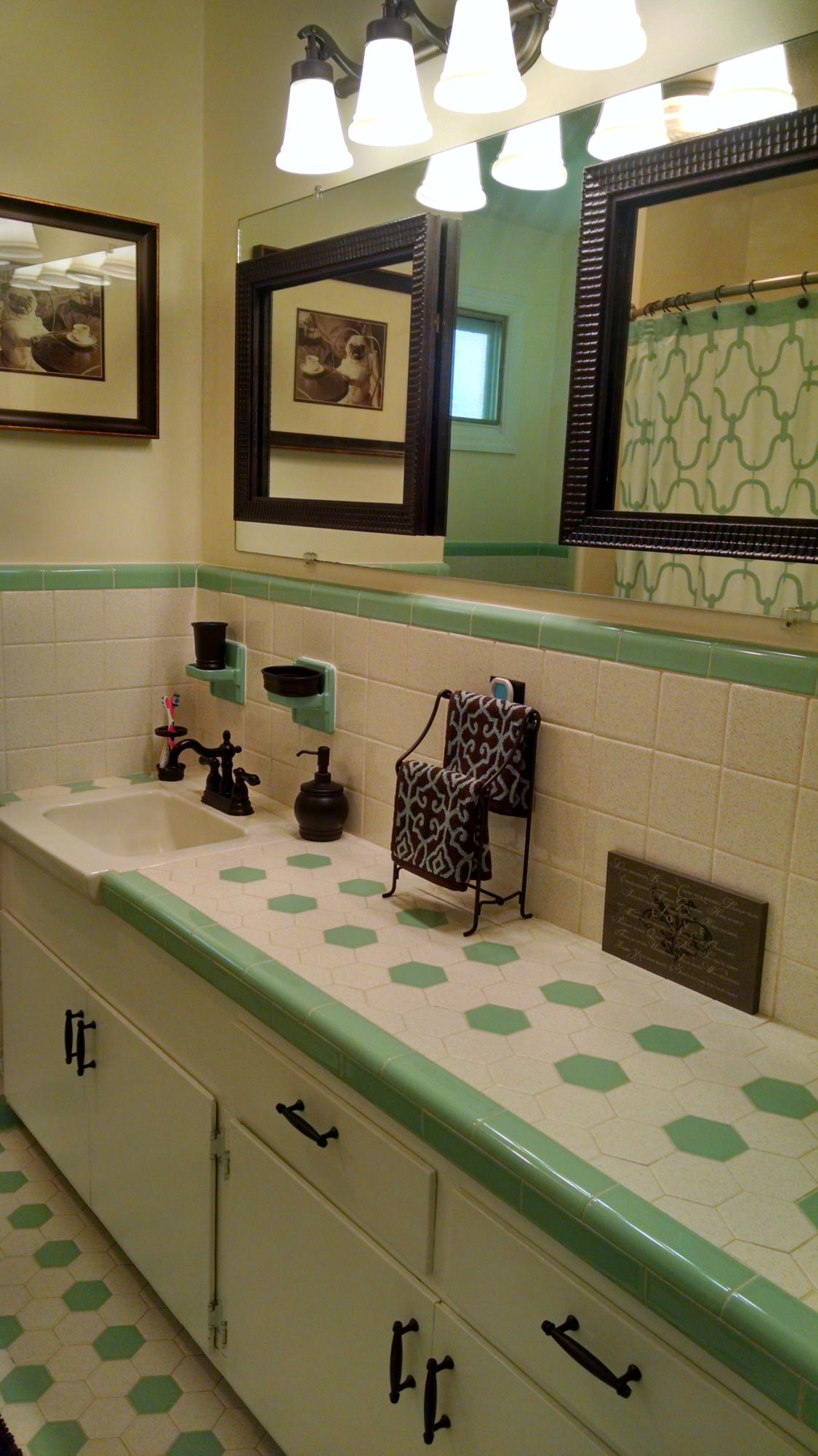 711 Otis Road Walterboro, SC 29488 - Photo 43 of 49 Hall Full Bath