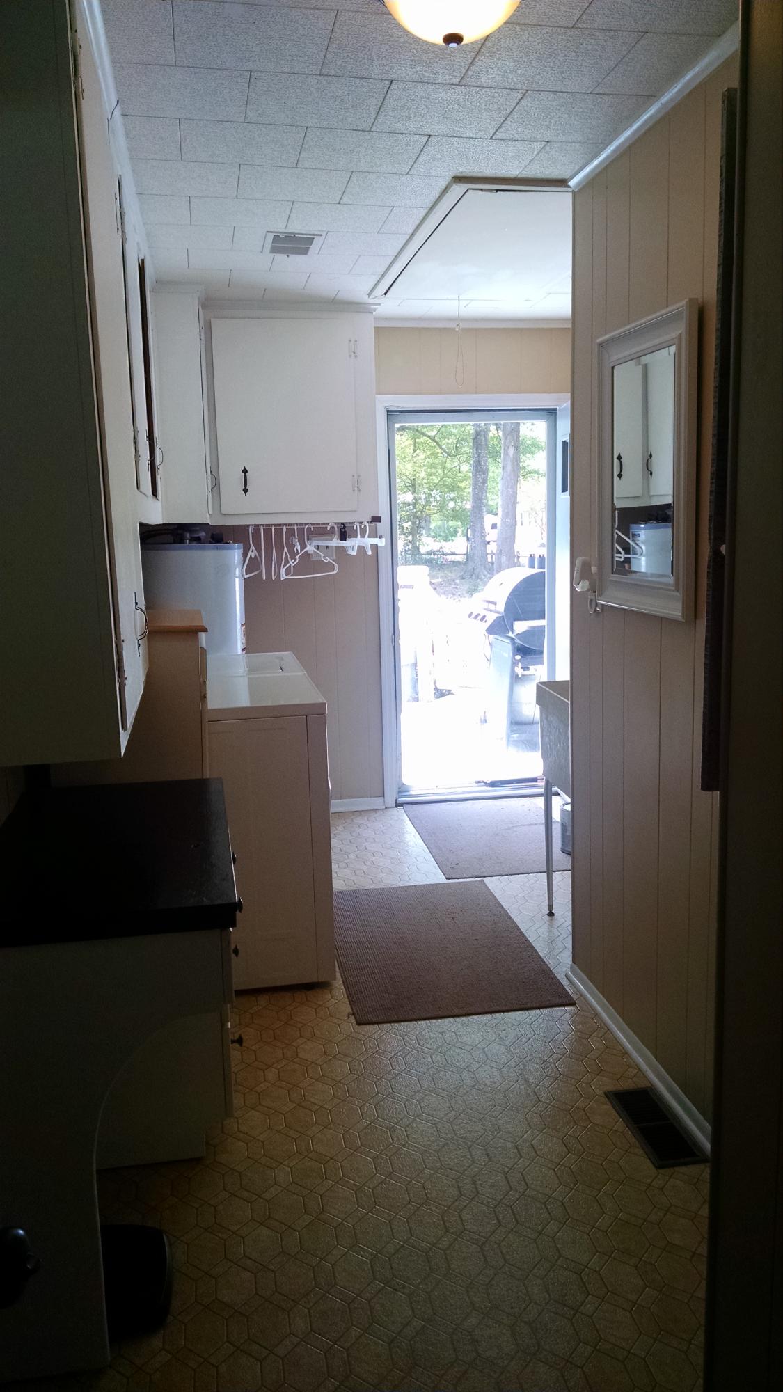 711 Otis Road Walterboro, SC 29488 - Photo 46 of 49 Laundry Utility Room