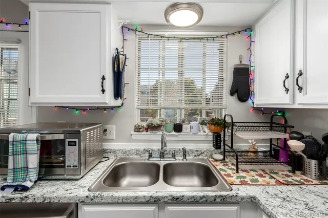 a close view of sink and tap