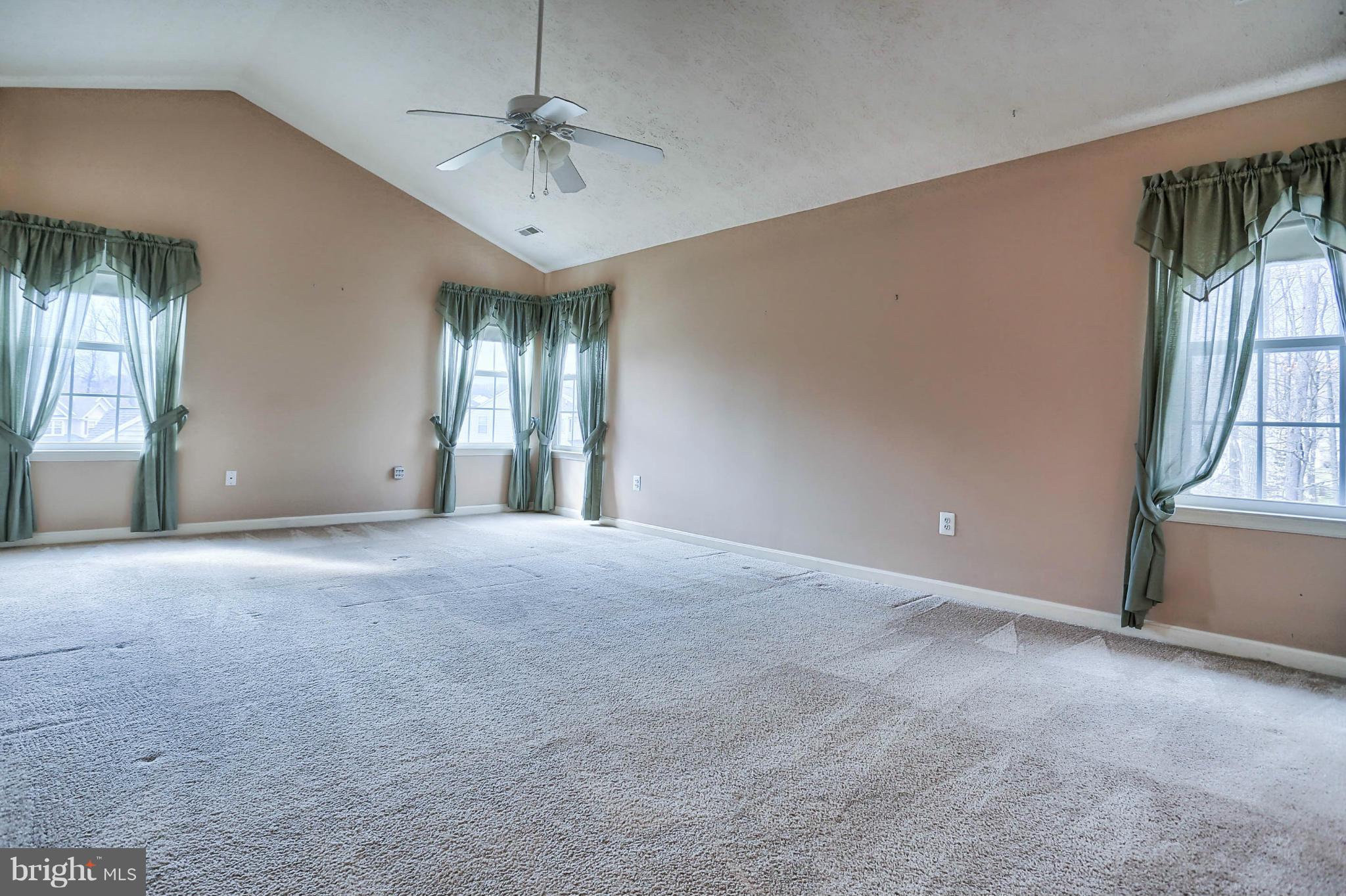559 Beards Hill Road Aberdeen, MD 21001 - Photo 16 of 30 Vaulted ceilings