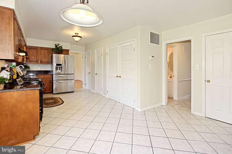 7401 Range Road Alexandria, VA 22306 - Photo 11 of 30 Kitchen