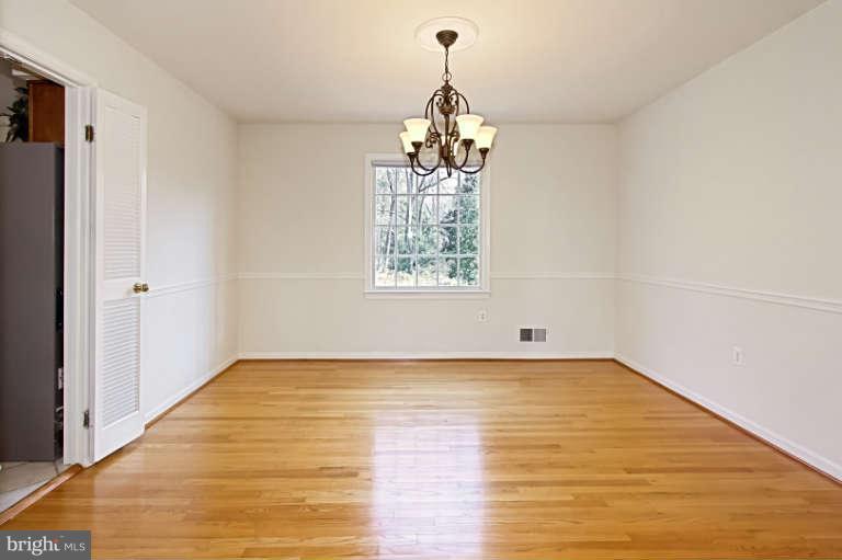 7401 Range Road Alexandria, VA 22306 - Photo 16 of 30 Dining Room
