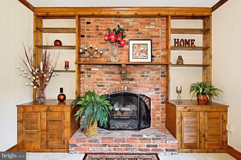 7401 Range Road Alexandria, VA 22306 - Photo 3 of 30 Wood Burning Fireplace & Built-Ins