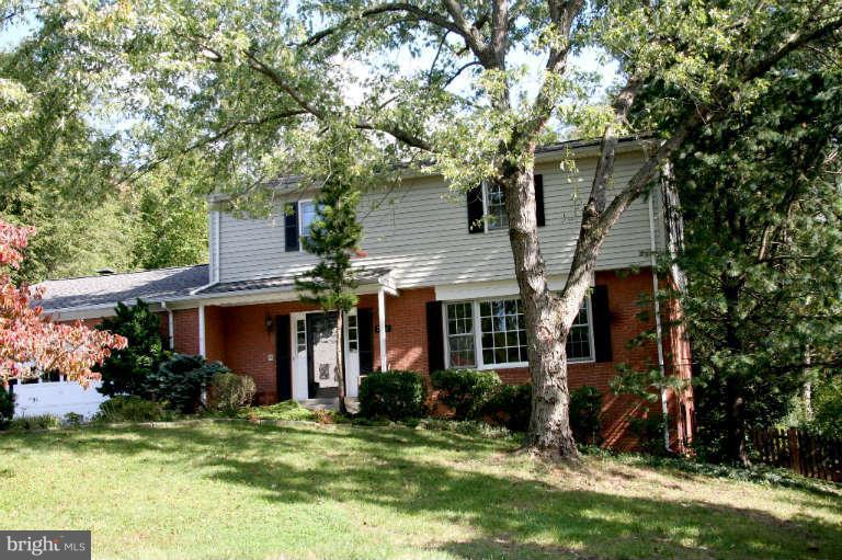 7401 Range Road Alexandria, VA 22306 - Photo 5 of 30 Exterior (Front)
