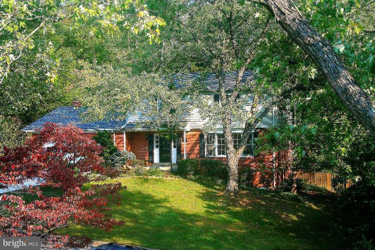 7401 Range Road Alexandria, VA 22306 - Photo 6 of 30 Exterior (Front)