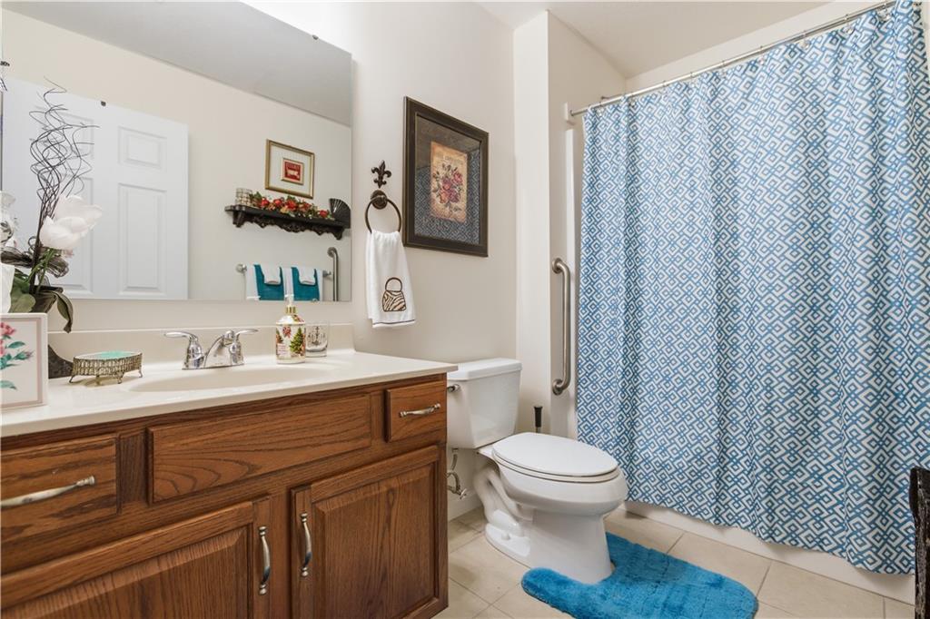 1 Coraopolis Road, Unit 300 Coraopolis, PA 15108 - Photo 19 of 25 Sizable bathroom adjacent to second bedroom