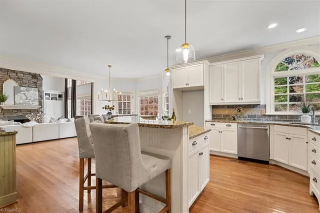 $967,500 | 7107 Lake Henson Drive, Summerfield, NC 27358