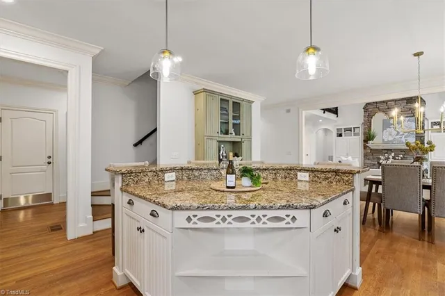 $967,500 | 7107 Lake Henson Drive, Summerfield, NC 27358