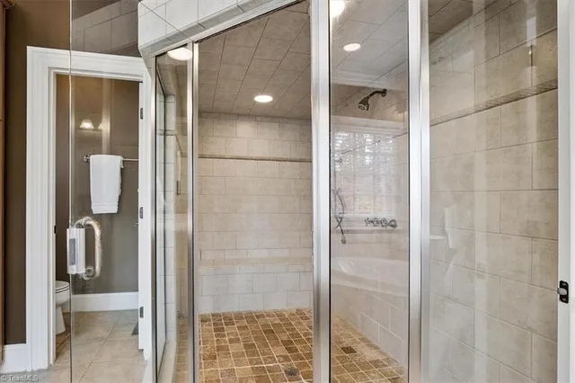 $967,500 | 7107 Lake Henson Drive, Summerfield, NC 27358