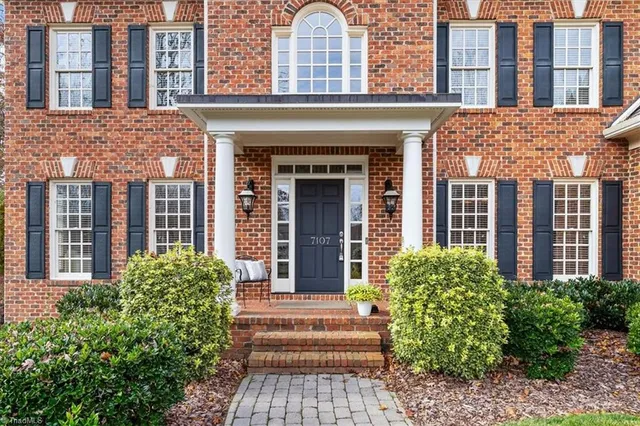 $967,500 | 7107 Lake Henson Drive, Summerfield, NC 27358