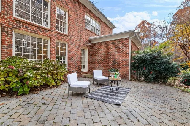 $967,500 | 7107 Lake Henson Drive, Summerfield, NC 27358