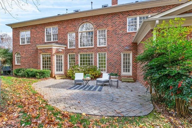 $967,500 | 7107 Lake Henson Drive, Summerfield, NC 27358