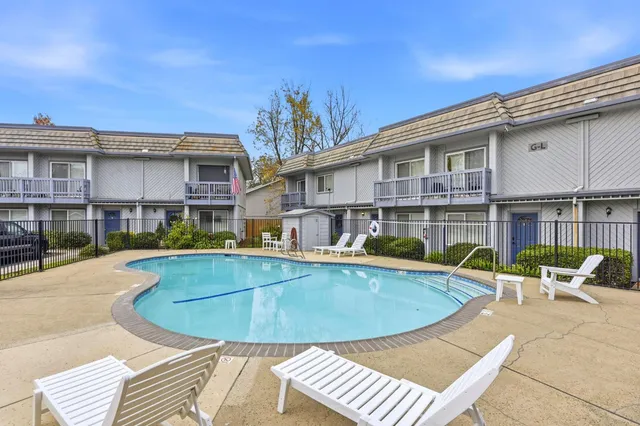 $305,000 | 2515 Merrychase Drive, Unit K, Cameron Park, CA 95682