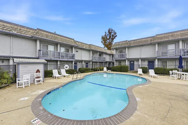 $305,000 | 2515 Merrychase Drive, Unit K, Cameron Park, CA 95682