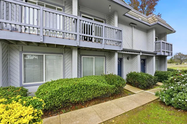 $305,000 | 2515 Merrychase Drive, Unit K, Cameron Park, CA 95682