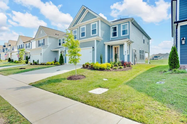 $649,900 | 613 Conifer Dr Spring Hill, Thompson's Station, TN 37179