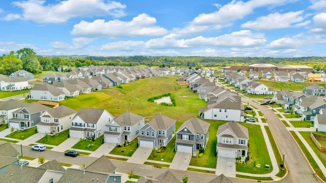 $649,900 | 613 Conifer Dr Spring Hill, Thompson's Station, TN 37179