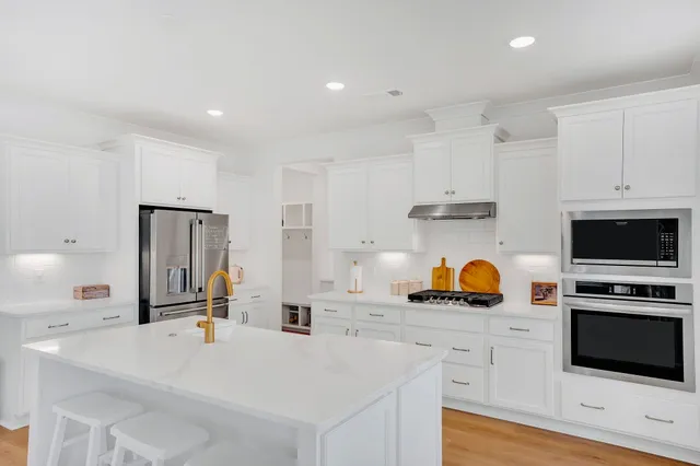 $649,900 | 613 Conifer Dr Spring Hill, Thompson's Station, TN 37179