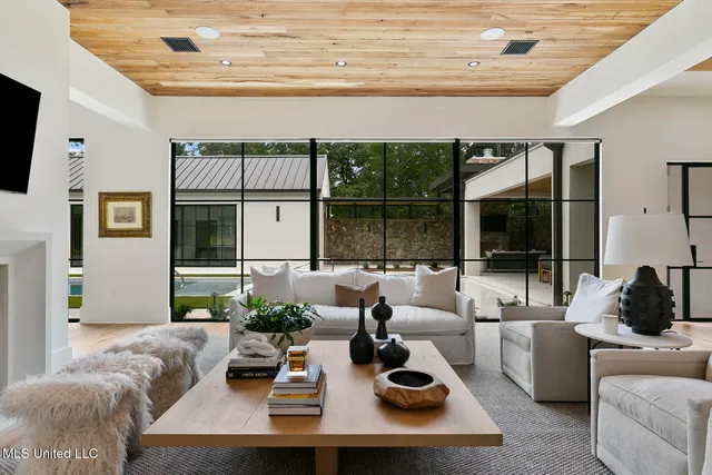 $2,495,000 | 915 Montrose Drive, Ridgeland, MS 39157