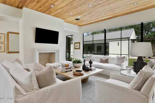 $2,495,000 | 915 Montrose Drive, Ridgeland, MS 39157