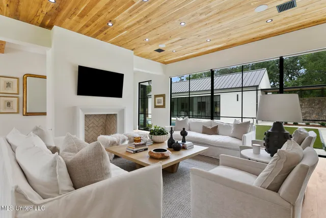 $2,495,000 | 915 Montrose Drive, Ridgeland, MS 39157