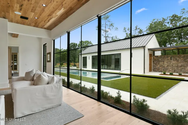 $2,495,000 | 915 Montrose Drive, Ridgeland, MS 39157