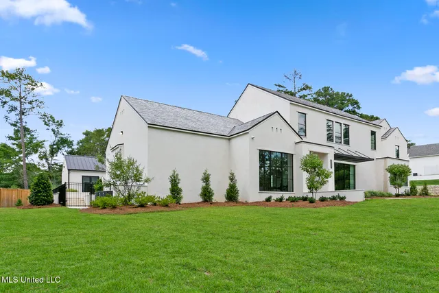 $2,495,000 | 915 Montrose Drive, Ridgeland, MS 39157