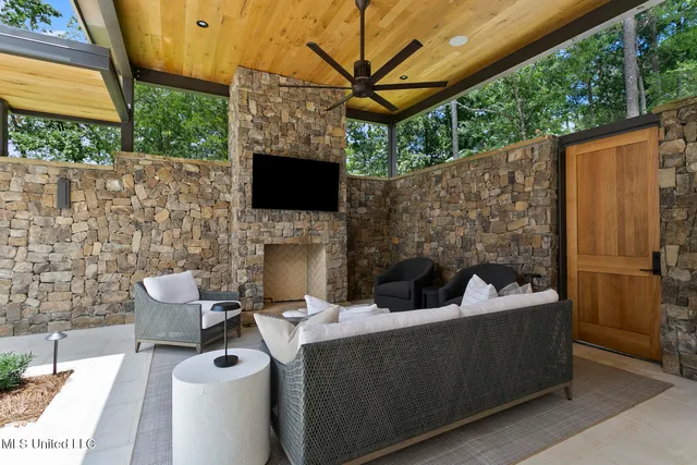 $2,495,000 | 915 Montrose Drive, Ridgeland, MS 39157