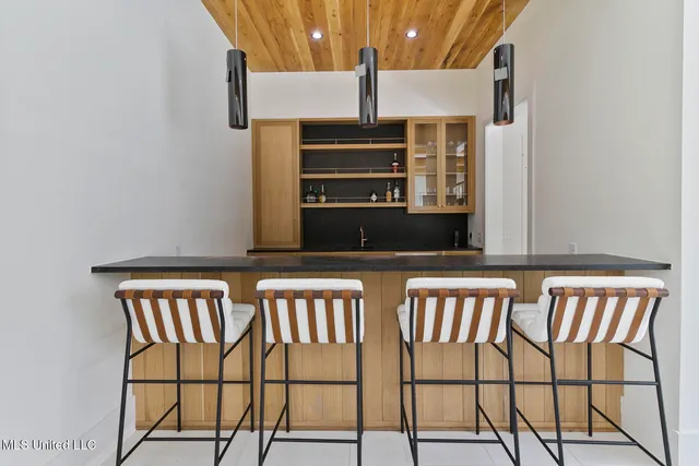 $2,495,000 | 915 Montrose Drive, Ridgeland, MS 39157