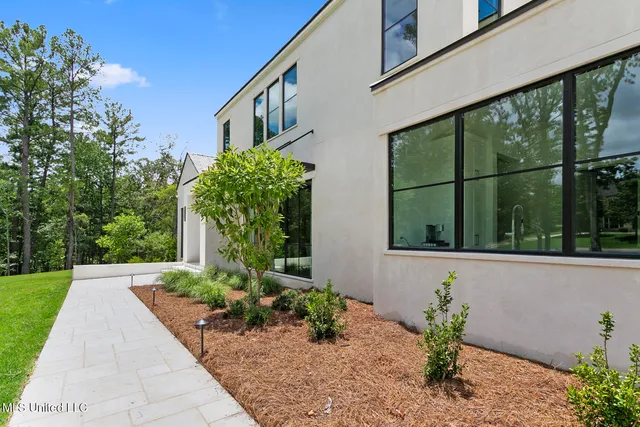 $2,495,000 | 915 Montrose Drive, Ridgeland, MS 39157