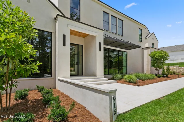 $2,495,000 | 915 Montrose Drive, Ridgeland, MS 39157