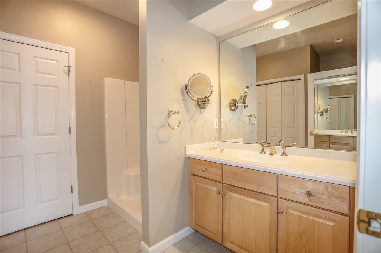 34 Mammoth Road, Unit 5 Hooksett, NH 03106 - Photo 22 of 39 Gallery Image 22