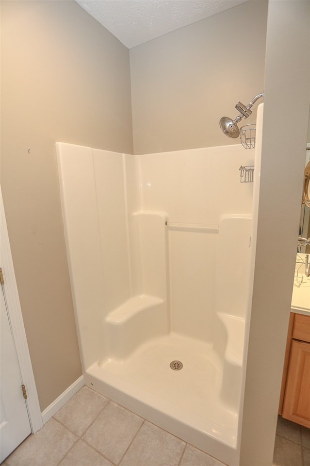34 Mammoth Road, Unit 5 Hooksett, NH 03106 - Photo 23 of 39 Gallery Image 23